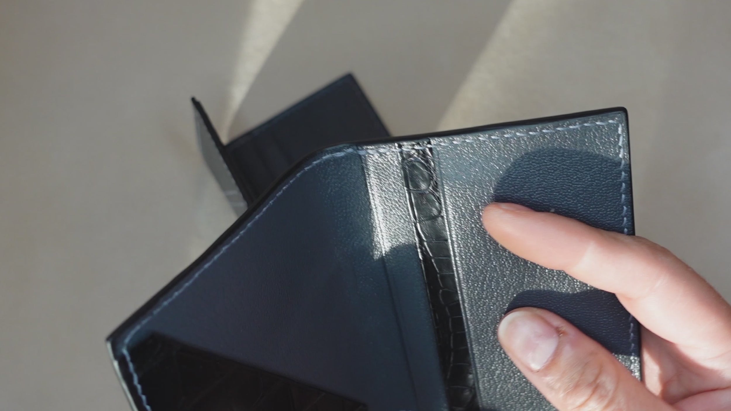 Faraday wallet-video